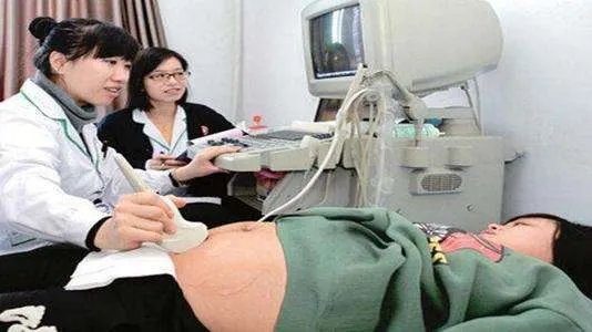 郑州女子怀上八胞胎家人考虑减胎，若是不减胎是否会危及产妇性命？