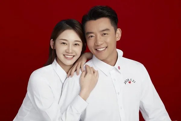 郑恺苗苗官宣领证，他们是怎么相识相恋的？