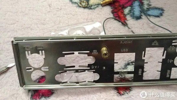 万由 U-NAS 硬件改造，不一样的高级玩法