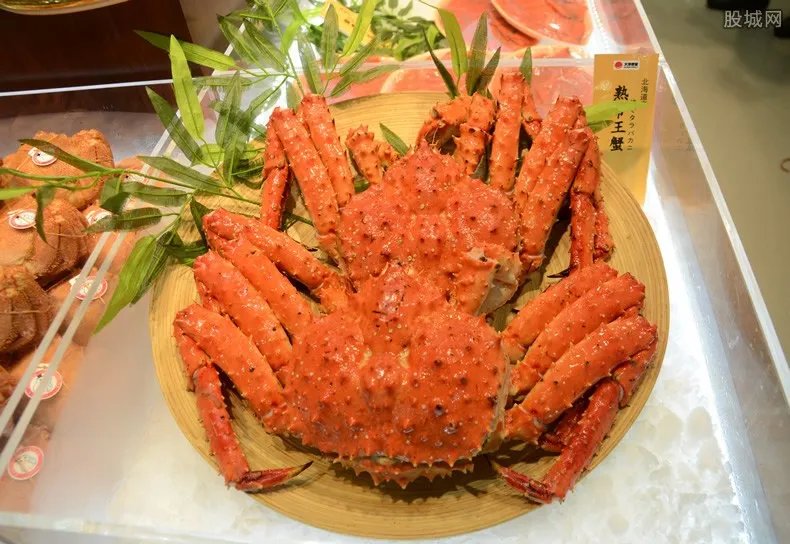 皇帝蟹多少钱一斤 和帝王蟹相比哪个贵？
