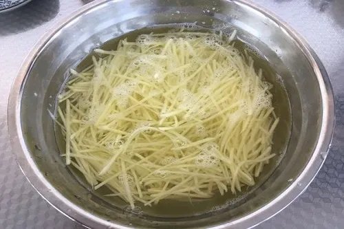 炝拌土豆丝的做法 在家怎么炝拌土豆丝