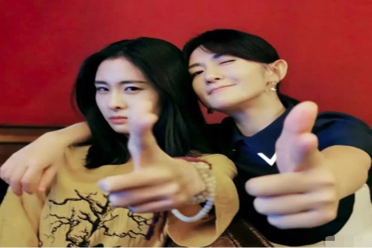 谢娜忽然连发微博，张碧晨转发并强烈回应，张杰出轨已石锤？