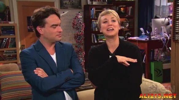 《生活大爆炸》第八季花絮 谢耳朵三角裤佩妮发福臃肿