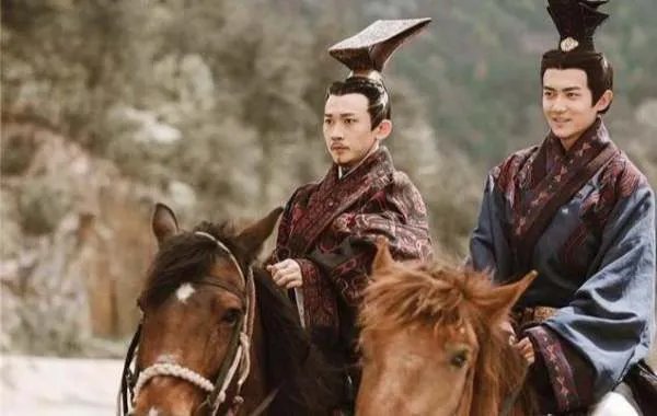 嬴政与吕不韦有何关系，他是吕不韦之子么？