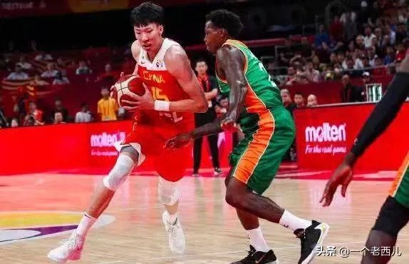世界杯首战，中国男篮球员周琦拼到抽筋，如何评价周琦的拼搏精神？