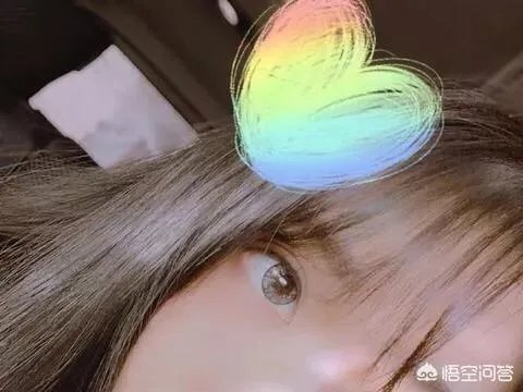 小团团“渔网热裤”身材满分看呆网友，完美的牛顿都说不科学，你怎么看？