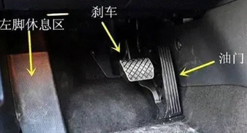 踩错刹车疯狂转圈:2分钟转了25圈画面惊人