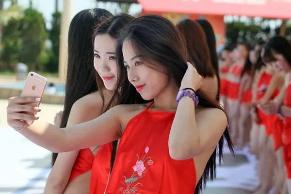 迟早逆生长的女生,脸上会有这3个缺陷,长大后会开挂?