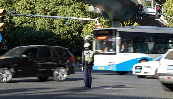 交警电话是112还是122 交警电话是112还是122