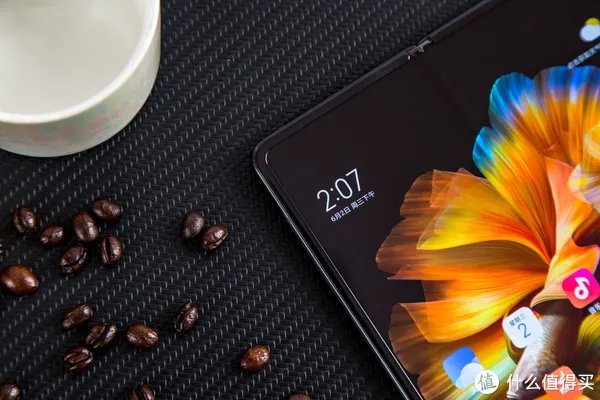 为什么说小米首款折叠屏只是个半成品？小米MIX FOLD优点缺点一文全解析