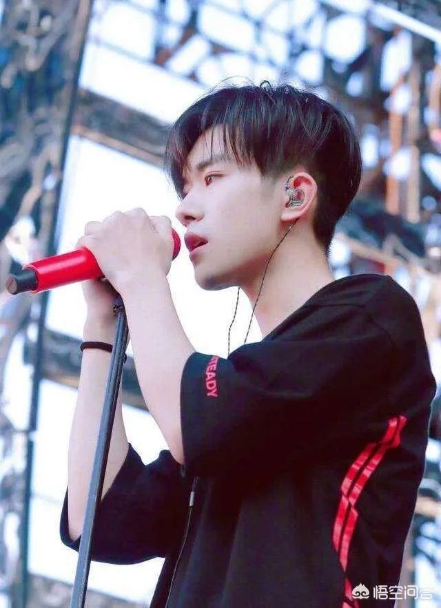 如何看待IG录制《快乐大本营》和易烊千玺同台“竞技”?