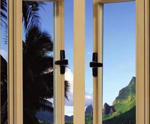 玻璃上有油漆怎么处理