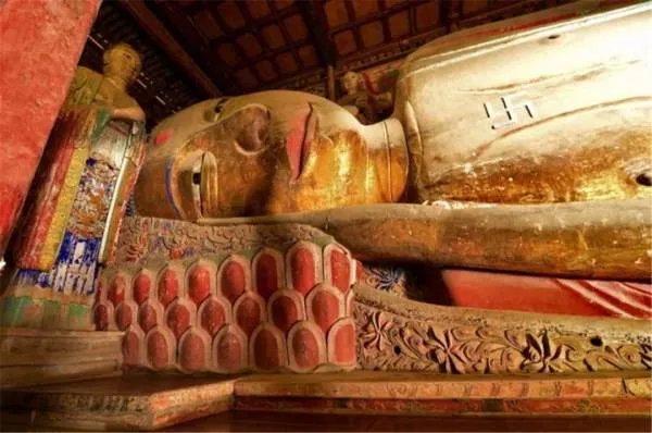 从兰州到敦煌自驾，沿途有哪些必去的景点