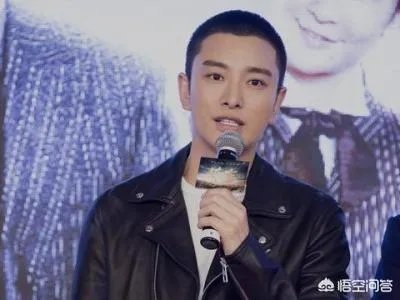 李小璐微博背景墙换成与贾乃亮的婚纱照，两人真的要复合吗？