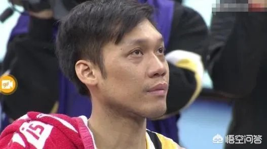 比赛还剩1分钟，林志杰下场，阿不都沙拉木鼓掌欢送，你怎么看？