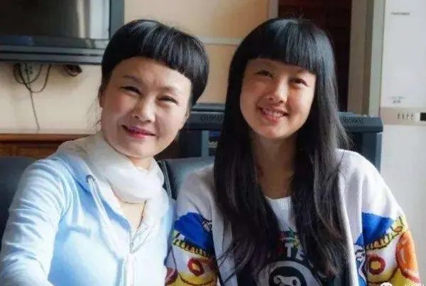 50岁的护士长陪女儿考研双双被录取，有触动到你吗？