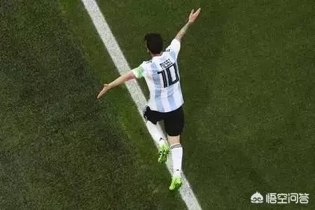 有人说C罗和武磊的出现让足坛的7号球衣和10球衣平起平坐,你怎么看?