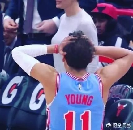 看一眼马刺替补席扭头就跑, 小学生用生命演绎装X, 结果呢?