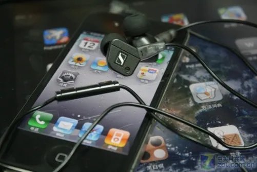 谁是No.1?全球8款顶级降噪耳机横评