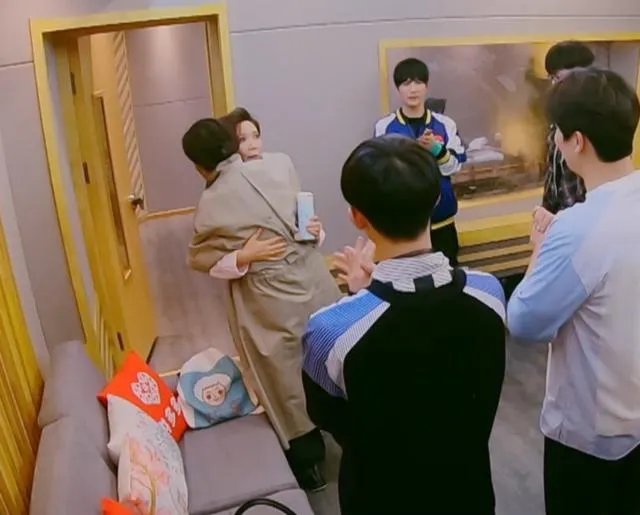 相爱相杀姐妹花:蔡明吐槽倪萍“胖到顶尖”,姐妹互怼好有爱,你怎么看?