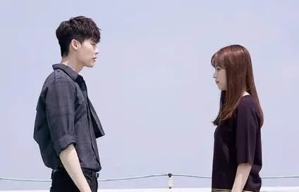 腾讯将翻拍韩剧《W两个世界》,将会由哪些演员出演?