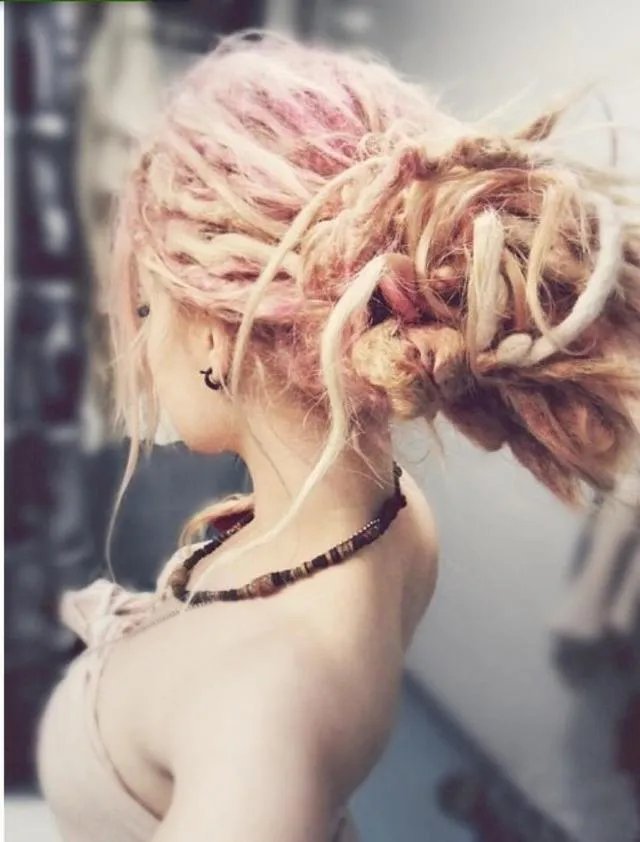 易烊千玺脏辫造型抢眼，脏辫应该怎么编？