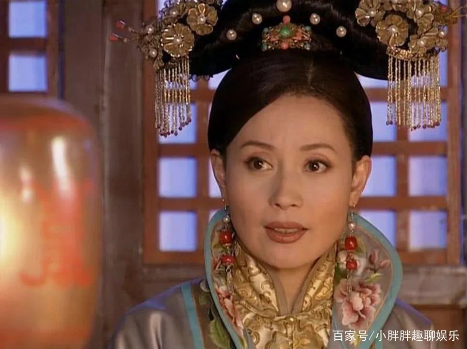 两婚两离的尤小刚,力捧小30岁女友,究竟图什么?