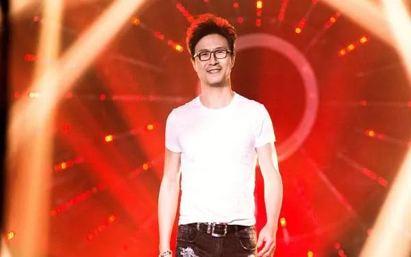 汪峰曾有三段婚史,普通人会选择和明星结婚么?