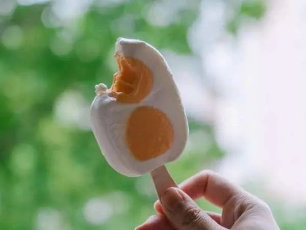 对于爆红的双黄蛋雪糕检验不合格一事，你怎么看？