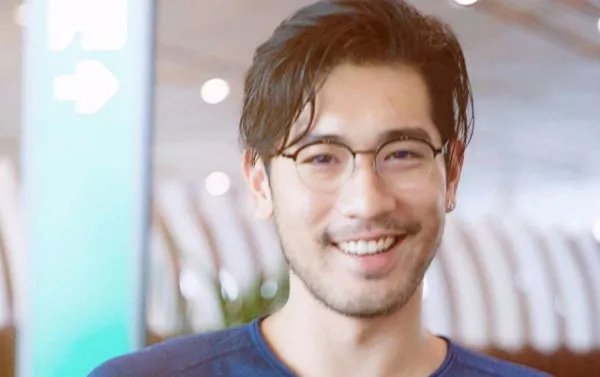 高云翔和高以翔有什么样的关系，难道真是亲兄弟吗？