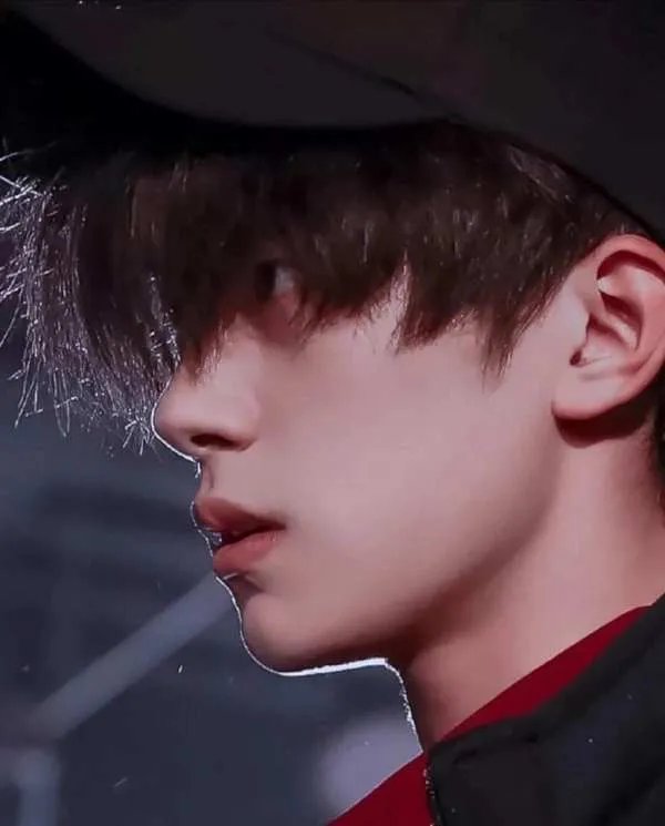 伪造易烊千玺代言合同诈骗案宣判，该案诈骗犯被判了几年？