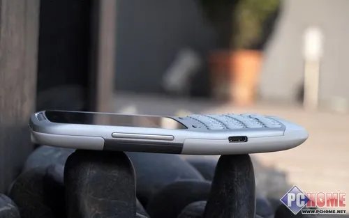 HTC罕有键盘风 HTC CHACHA腾讯版初体验