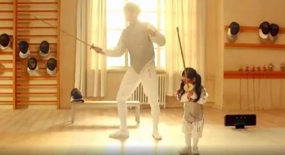 阿拉蕾和董力是什么关系?