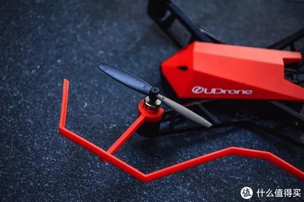 靠意念飞行到底有多玄乎？亲身体验UDrone意念无人机