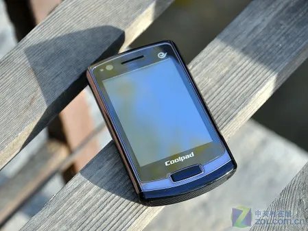 天翼商务机 双网双待酷派N92外观图赏