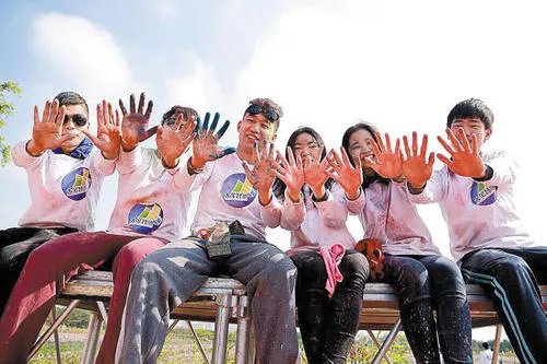 25岁女孩欠二十万外债抑郁失联，年轻人为何容易欠外债？