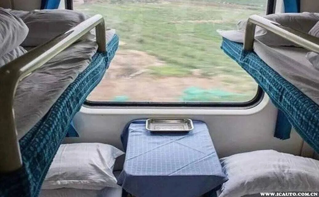 火车硬卧哪一层最舒服