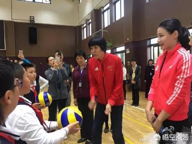 昔日上海女排“五连冠”成员，中国女排主力二传诸韵颖近况如何？