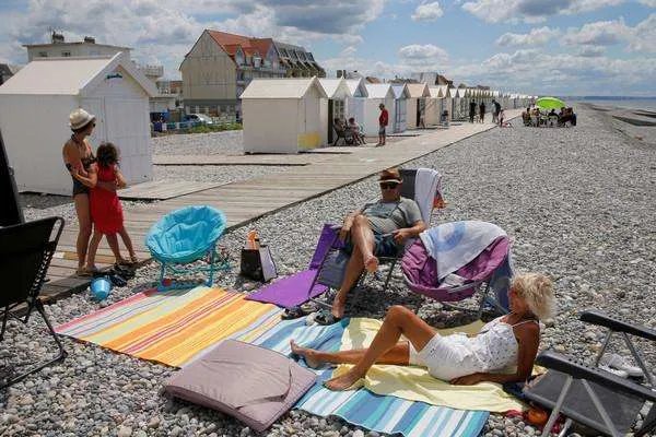 美国人都喜欢晒日光浴，这与当地的习俗有关吗？