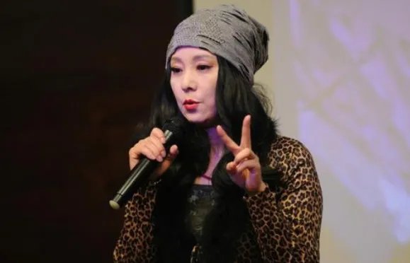 安雯因《红楼梦》走红，不料丈夫狱中去世，如今患重病生活潦倒，你怎么看？