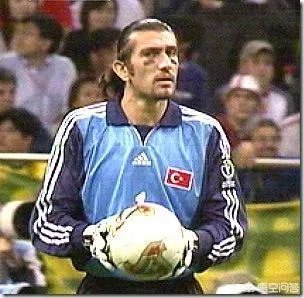 奥乔亚在世界杯赛场上表现惊人，但是为什么有的豪门俱乐部对他却不感兴趣？