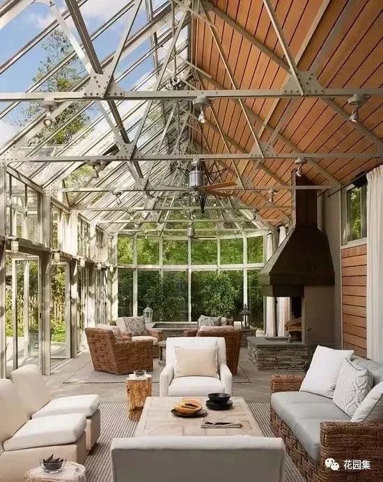 花园里有一间阳光房,美了这个灿烂的季节