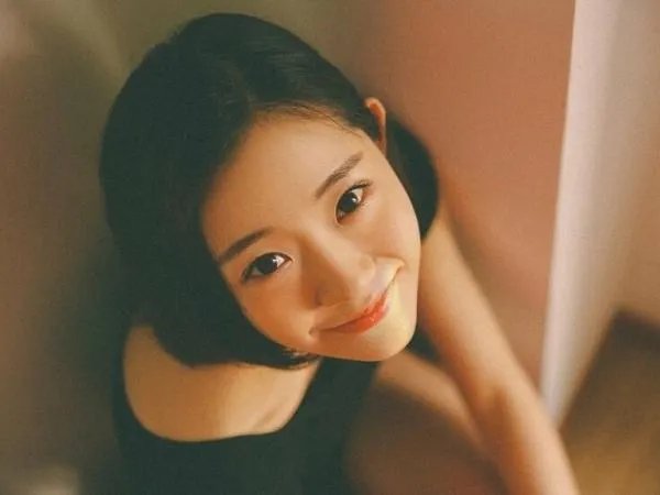 韩雪在一档节目中说，如果来不及化妆就涂点口红，口红真的如此重要？