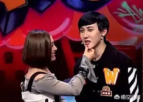 播出近半的《奇葩大会》第二季，能持续帮我们抵抗生活的无聊吗？