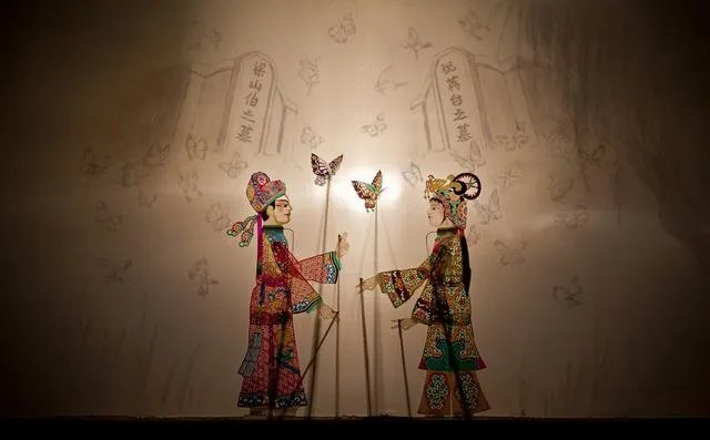 你还知道中国的其他传统艺术吗？请围绕什么真什么啊？写一段话，注意运用恰当的修辞手法，50字。