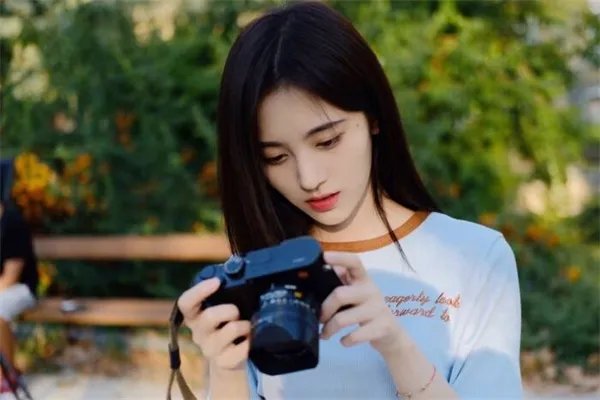 王思聪再次吃瓜鞠婧祎，难道真的是因为表白被拒耿耿于怀？