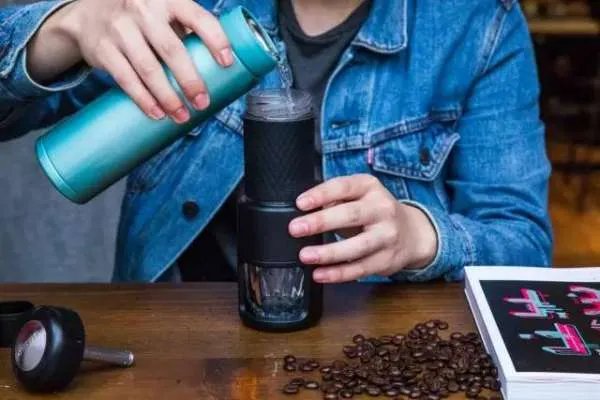 咖啡机怎么打奶泡