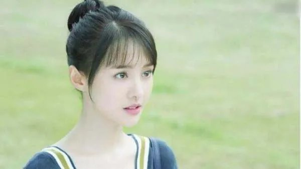 郑爽庭审现场发狂,美国法官要求她进行精神鉴定,对此你怎么看?