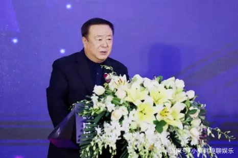 两婚两离的尤小刚,力捧小30岁女友,究竟图什么?