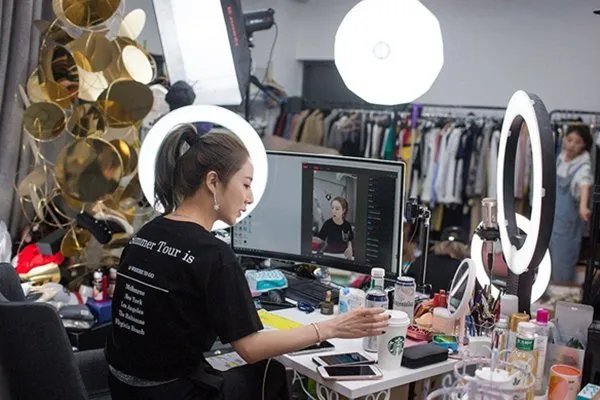 上海破获首例网红直播带货售假案,直播里的东西还能买吗?